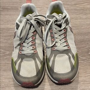 VEJA Women’s Running Shoes